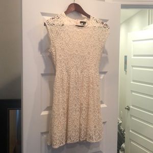 Cream lace dress. Size large.